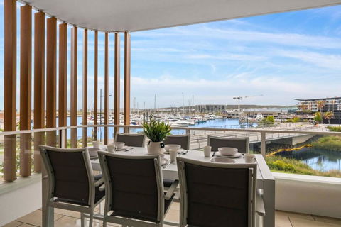 Sailview Escape - A Tranquil Marina Hideaway - Accommodation Search 3