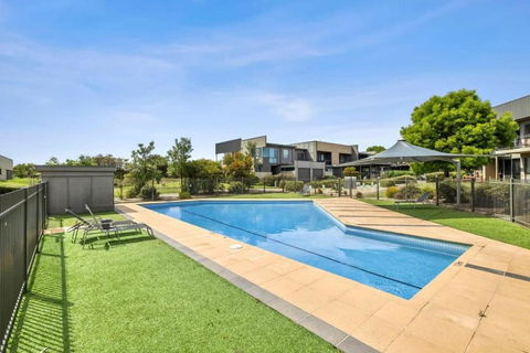 Sands Coastal Villa Close To Pool, Beach And Golf - Accommodation Search 2