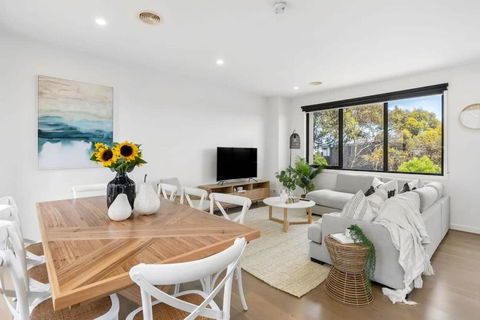 Sands Coastal Villa Close To Pool, Beach And Golf - Accommodation Search 3