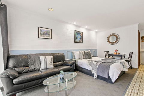 Sandbar Motel - Accommodation Search 0