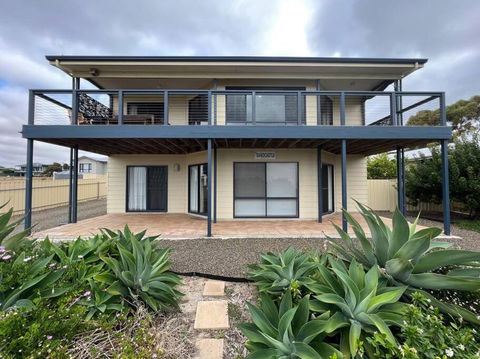 Sandcastle - A Esplanade Place, Stunning Views - Accommodation Search 3
