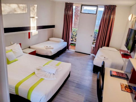 Sandors Motor Inn - Accommodation Search 2