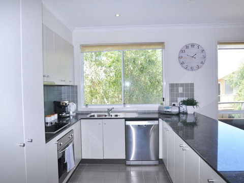 Sandpiper 3 - Close To Town And Beach - Accommodation Search 3