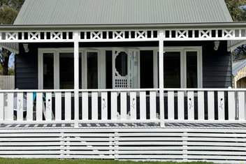 Sandpiper - Charming Beach Villa with Accommodation Search