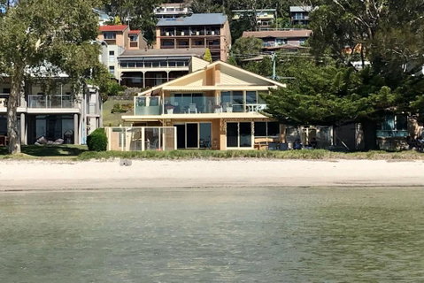 Sandy Beach House Corlette Unit 1 Waterfront WI-FI Aircon - Accommodation Search 0