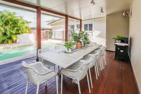 Sandy Burrows - Accommodation Search 0