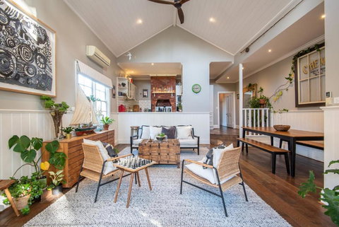 Sandy Village Retreat Heated Pool Bay Views - Accommodation Search 1