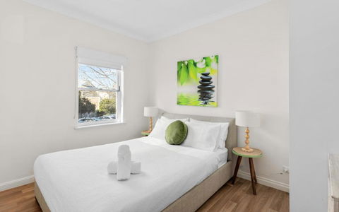 SEA BREEZE @ Smugglers Inn - Accommodation Search 0