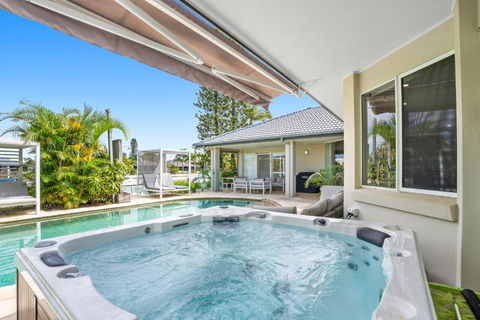 SEACLUSION 5 Bed Waterfront, Sleeps 12 - Accommodation Search 3