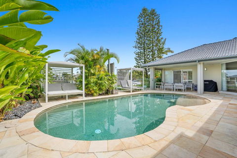 SEACLUSION 5 Bed Waterfront, Sleeps 12 - Accommodation Search 2