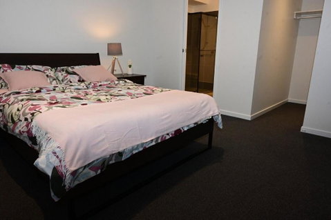 Spacious 4 Bedroom Retreat Fully Air Conditioned - Accommodation Search 3