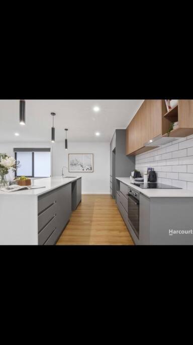 Spacious House Close To Hobart CBD WiFi And New Sony QLED Smart TV - Accommodation Search 0