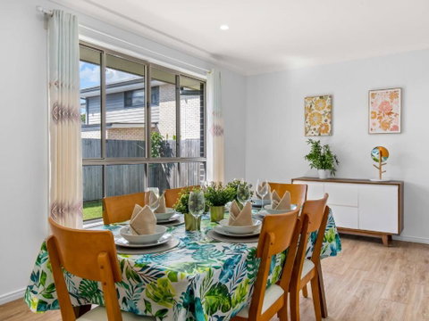 Spacious Newly Furnished 4BD Family Retreat - Accommodation Search 1