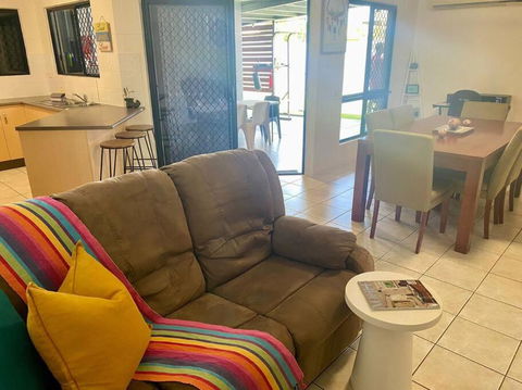 Spacious Retreat On Brenton In Tropical North Queensland - Accommodation Search 3