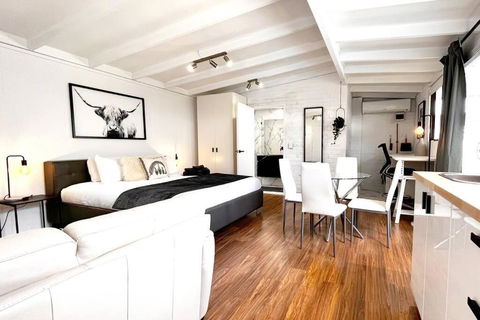 Studio C By Breckler Park - Accommodation Search 3