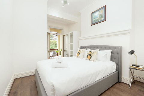 STUNNING SYDNEY HOME 10 - Accommodation Search 2