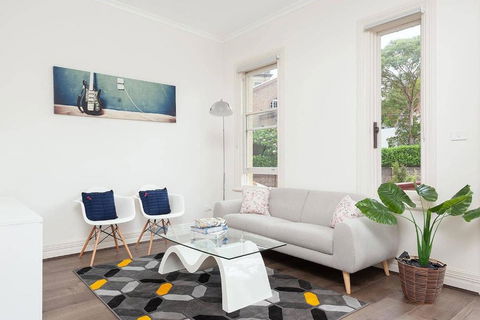 STUNNING SYDNEY HOME 8 - Accommodation Search 0