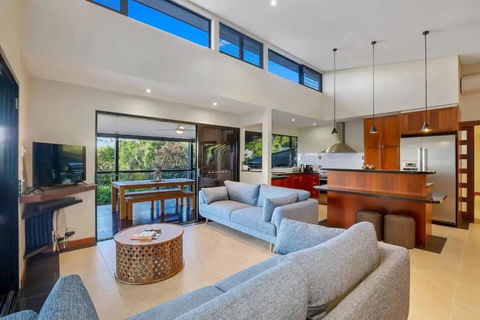 Summer Is Here! Enjoy Exclusive Access For 9, Pool, Media Room, Acreage Estate In Magical Sunshine Coast - Accommodation Search 1