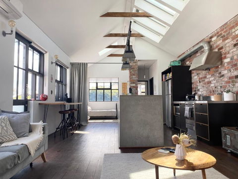 T H E L O F T - Stunning Private Apartment - Accommodation Search 2