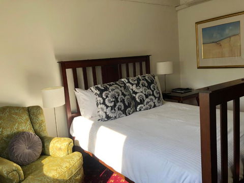 The Corner Hotel Alexandra - Accommodation Search 2