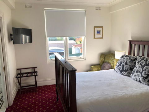 The Corner Hotel Alexandra - Accommodation Search 1