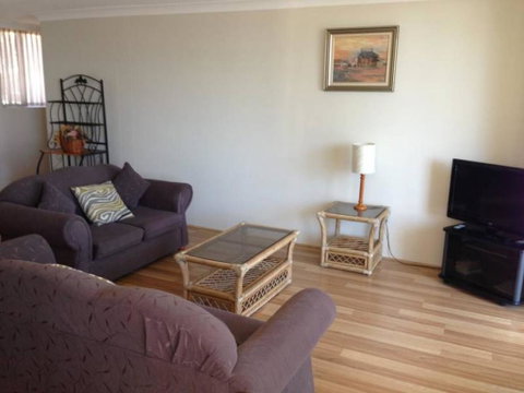 Beachpoint, Unit 101, 28 North Street - Accommodation Search 3