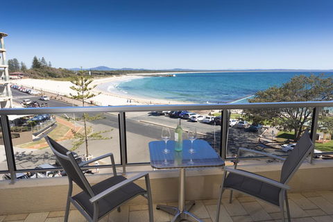 Beachpoint, Unit 303, 28 North Street - Accommodation Search 0