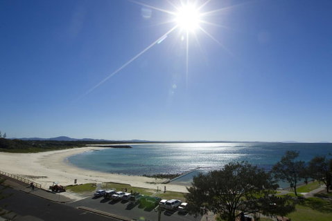 Beachpoint, Unit 402, 28 North Street - Accommodation Search 1