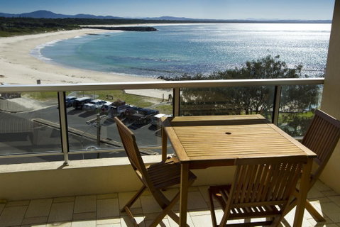Beachpoint, Unit 402, 28 North Street - Accommodation Search 2