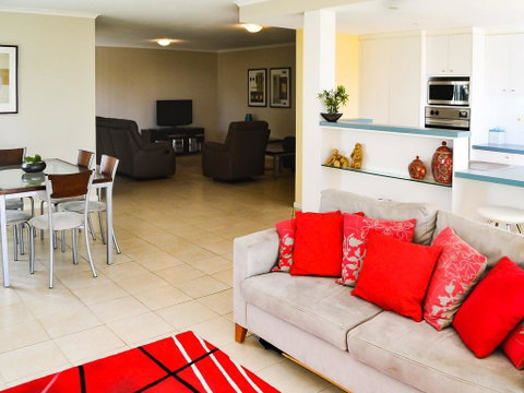Beachside 4 With Airconditioning And Spa Bath - Accommodation Search 2