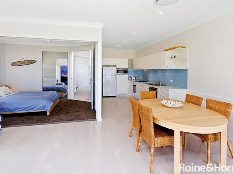 Beachside Bungalow #4 - 4/139 Avoca Drive, Avoca Beach - Accommodation Search 3