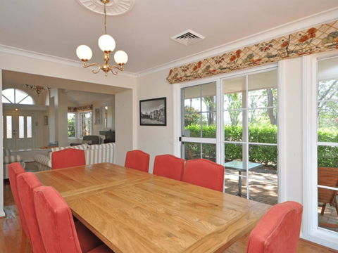 Beggars Bridge Vineyard Homestead W/ Pool + Wifi + Tennis + Vineyard - Accommodation Search 1