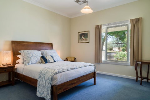 Berkeley Street Townhouse - Accommodation Search 2