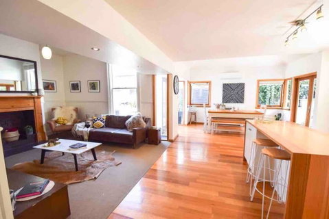 Best Location In Hobart! Luxury 4 Bedroom With Stunning Views - Accommodation Search 0