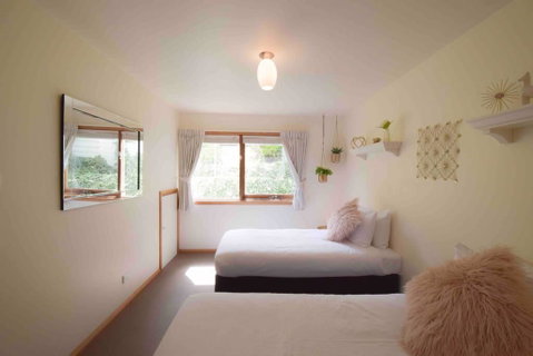 Best Location In Hobart! Luxury 4 Bedroom With Stunning Views - Accommodation Search 3
