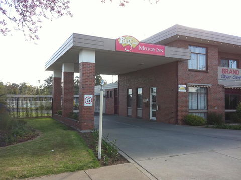 Big Valley Lakeside Paradise Motor Inn - Accommodation Search 0