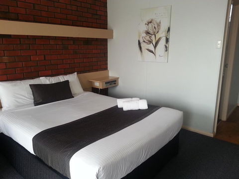 Big Valley Lakeside Paradise Motor Inn - Accommodation Search 3