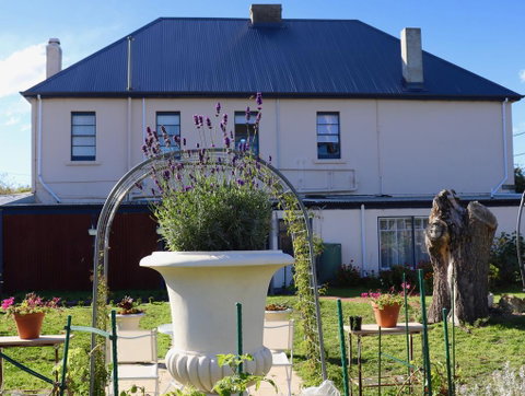 Blue Bell Inn - Accommodation Search 1