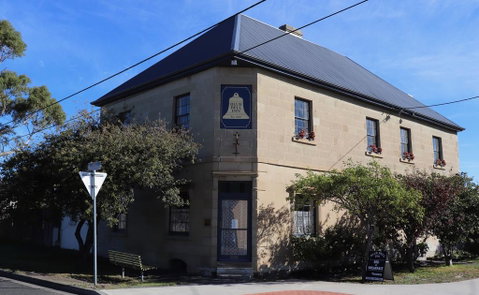 Blue Bell Inn - Accommodation Search 0