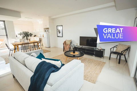 Blue Gum On First Ave - CBD Fringe, WiFi, Netflix - Accommodation Search 0