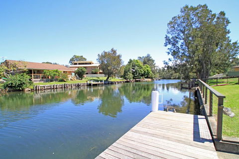 Blue Lagoon - Waterfront - Accommodation Search 0