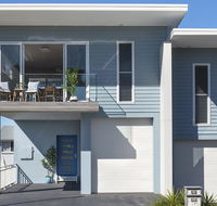 Blue Pelican - pacific views walk to beach - Accommodation Search