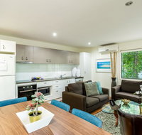 Bluewater 1 - Rainbow Shores Amazing Location Easy Walk To Beach Pool Aircon Outdoor spa - Accommodation Search