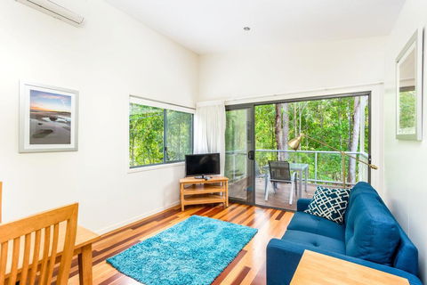 Bluewater 1 - Rainbow Shores, Amazing Location, Easy Walk To Beach, Pool, Aircon, Outdoor Spa - Accommodation Search 1