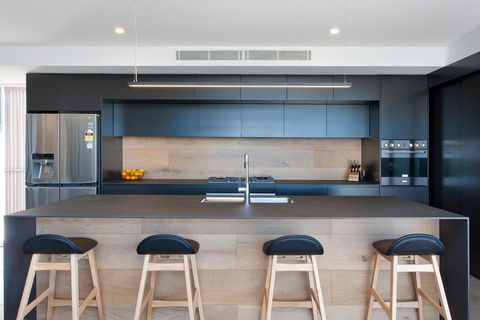 Bluey's Beach House - 5 Bedroom - Accommodation Search 3