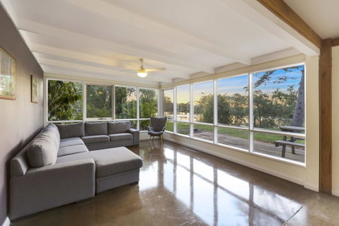 Bluff View River House - Stunning Riverfront - Accommodation Search 3