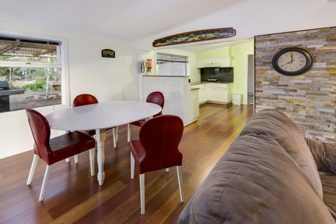 Bluff View River House - Stunning Riverfront - Accommodation Search 2