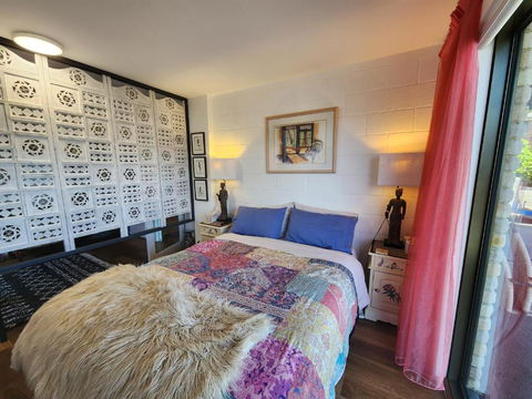 Waterfront Abode - 2 Bedrooms - Accommodation Search 3