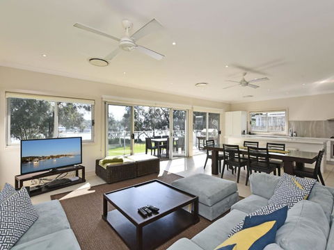 Wangi Lakehouse - Accommodation Search 3
