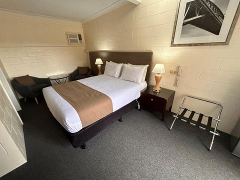 Warren Motor Inn - Accommodation Search 1
